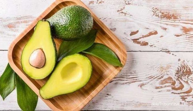 Manfaat Alpukat untuk Kesehatan dan Tips Mengonsumsinya dengan Tepat