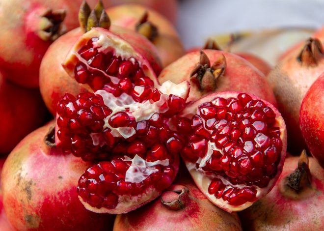 Manfaat Luar Biasa Buah Delima dan Cara Mengonsumsinya yang Benar